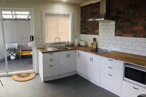 3ree Spacious & Charming Apartment - Accommodation in Bendigo 6