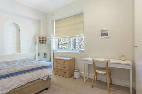 Exquisite 4 Bedroom House With Pool - Accommodation in Bendigo 5