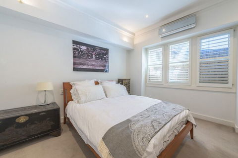 Exquisite 4 Bedroom House With Pool - Accommodation in Bendigo 2