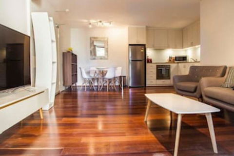 Spacious One Bedder In Potts Point - Accommodation in Bendigo 0