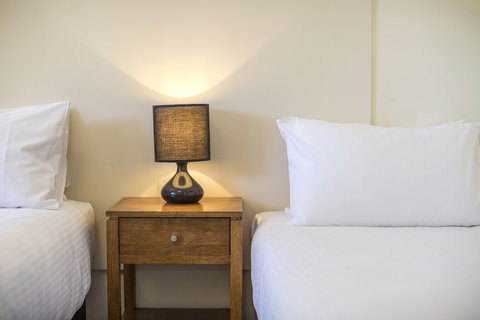 Nightcap At Golden Beach Tavern - Accommodation in Bendigo 5