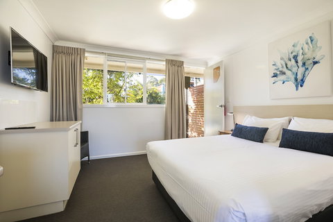 Nightcap At Golden Beach Tavern - Accommodation in Bendigo 6