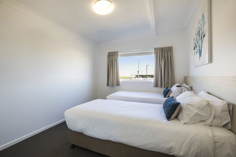 Nightcap At Golden Beach Tavern - Accommodation in Bendigo 2