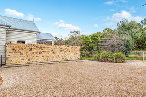 Grandview Accommodation - The Elm Tree Apartments - Accommodation in Bendigo 2