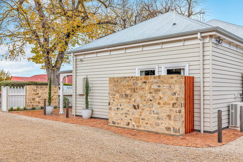 Grandview Accommodation - The Elm Tree Apartments - Accommodation in Bendigo 1