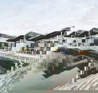 Caves Coastal Bar  Bungalows - Accommodation in Bendigo