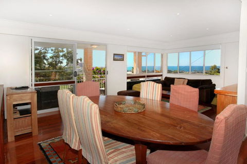 32 Barra Crescent Coolum Beach. Bond 500 FOXTEL WIFI Linen Supplied - Accommodation in Bendigo 3