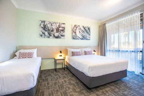 Nightcap At Wanneroo Tavern - Accommodation in Bendigo 5