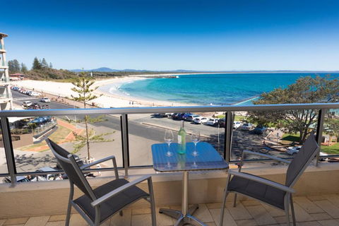 Beachpoint Unit 303 28 North Street - Accommodation in Bendigo 4