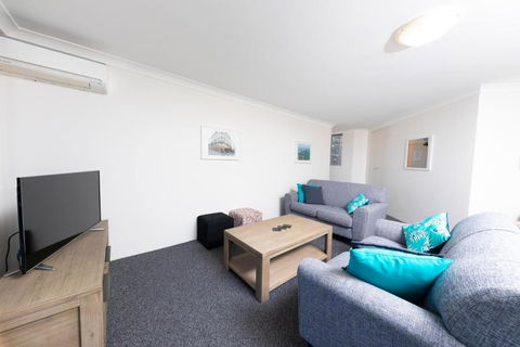 Beachpoint Unit 303 28 North Street - Accommodation in Bendigo 5