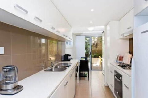 East Central Townhouse Botany - Accommodation in Bendigo 2