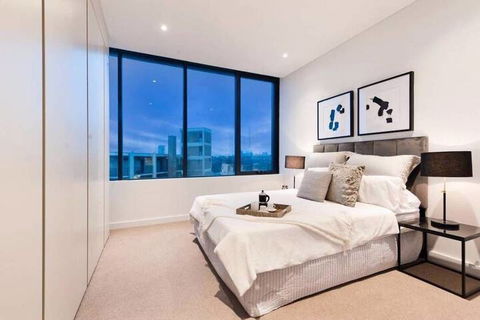 Brand New Lux Water View 3bd With Parking - Accommodation in Bendigo 2