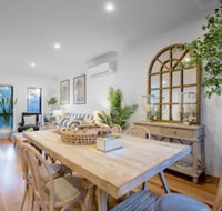 AUJOY 3 Bed Townhouse Burwood 3 - Accommodation in Bendigo