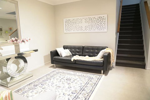 Cozy & Spacious House In Melbourne - Accommodation in Bendigo 7