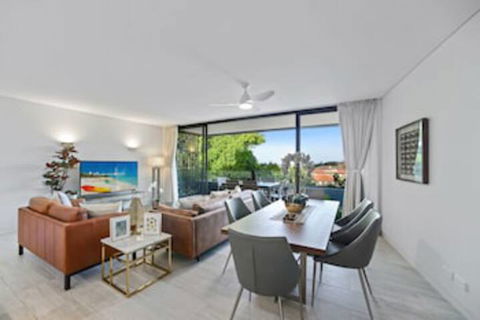 HomeHotel Ultra Luxurious 3 Bedroom Penthouse - Accommodation in Bendigo 0