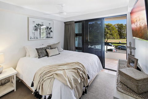 Cotton Tree Absolute Waterfront - Accommodation in Bendigo 1