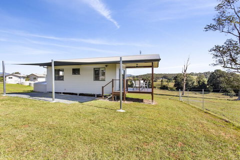 Valley Cabins By The Creek - Accommodation in Bendigo 6