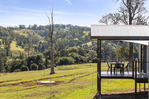Valley Cabins By The Creek - Accommodation in Bendigo 4