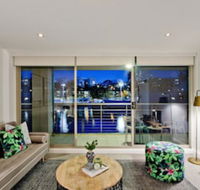 Absolute Sydney Harbour Front Luxury With Parking - Accommodation in Bendigo