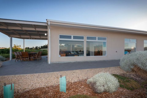 Fleurieu Coastal Retreat Lot 150 Myponga Beach Road - Accommodation in Bendigo 3