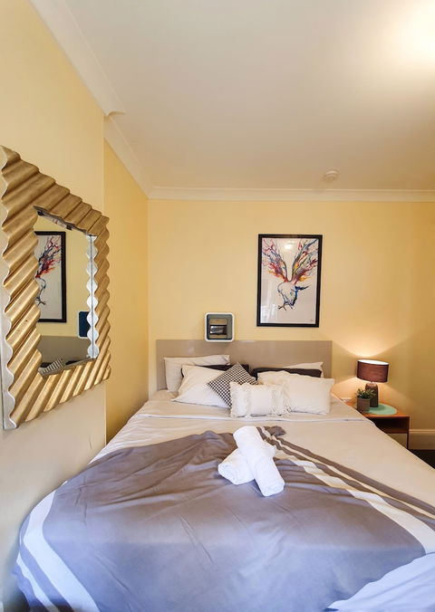 Crown Street Studios - Accommodation in Bendigo 5