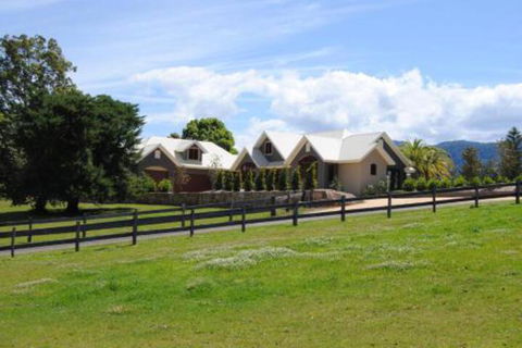 Colorado Beauty Nestled In The Heart Of Bonville - Accommodation in Bendigo 3