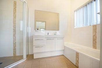 Coffs Beach Houses - Accommodation in Bendigo 2