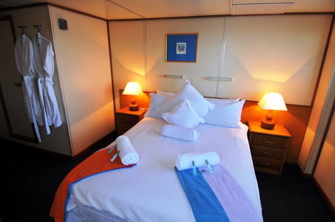 Reef Encounter - Accommodation in Bendigo 3