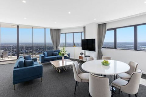 Meriton Suites Kent Street, Sydney - Accommodation in Bendigo 0