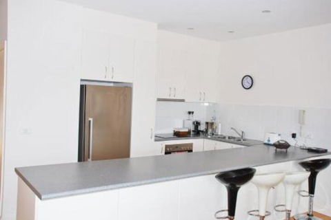 POSITION PERFECT CENTRAL INVERLOCH - Accommodation in Bendigo 5
