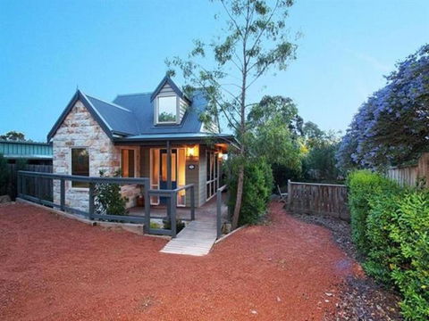 Two Truffles Cottages - Accommodation in Bendigo 6