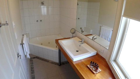 Two Truffles Cottages - Accommodation in Bendigo 4