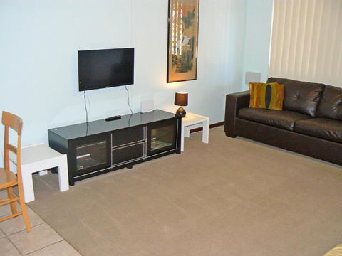 Geraldton Holiday Unit With Free Netflix - Accommodation in Bendigo 3