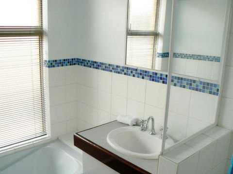 Geraldton Luxury Retreat 2 With Free Netflix - Accommodation in Bendigo 2