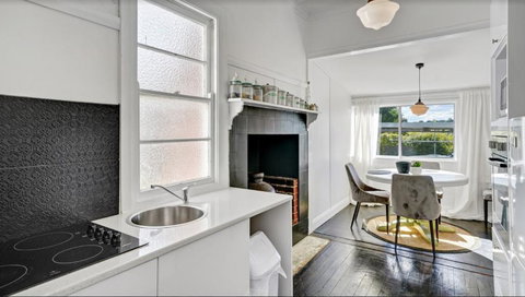 Donnelly House - Accommodation in Bendigo 4