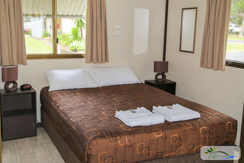Esk Caravan Park & Motel - Accommodation in Bendigo 5