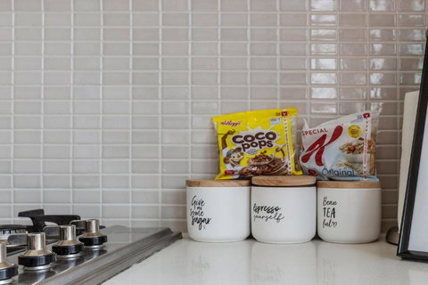 LIGHT AIRY SPACIOUS QUEENS ROAD APARTMENT - Accommodation in Bendigo 5