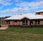 Country Meets Town - Accommodation in Bendigo