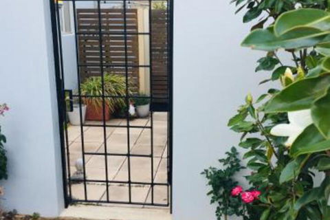 Glenelg Private Studio - Accommodation in Bendigo 2