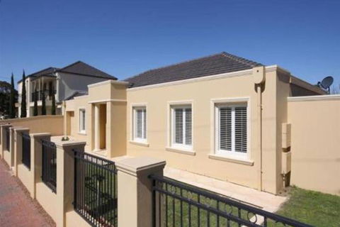 Glenelg Private Studio - Accommodation in Bendigo 0