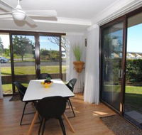 Time  Tide 1 Ground Floor with Water Views - Accommodation in Bendigo
