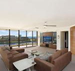 Seascape Apartments Unit 1201A Luxury apartment with views of the Gold Coast  Hinterland - Accommodation in Bendigo