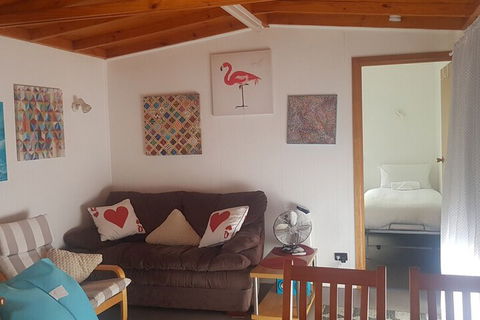The Hut - Accommodation in Bendigo 3
