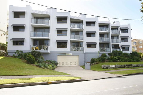 Luanda Unit 7 7a Bulcock Beach Esp Bulcock Beach - Accommodation in Bendigo 1