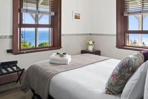 Seal Rocks Lighthouse Cottages - Accommodation in Bendigo 6
