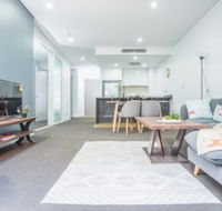Stunning And Cozy Apartment In Heart Of Mascot - Accommodation in Bendigo