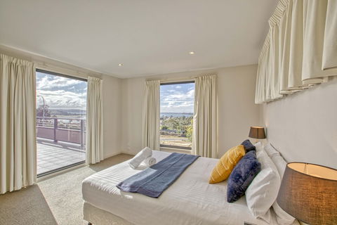 Georges Bay Luxury - Accommodation in Bendigo 5