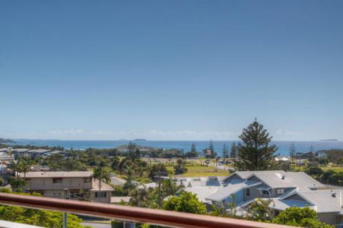 Coffs Jetty Beach House - Accommodation in Bendigo 1