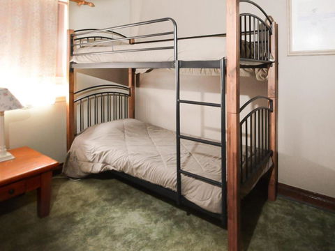 Debra Court 6 - Accommodation in Bendigo 2