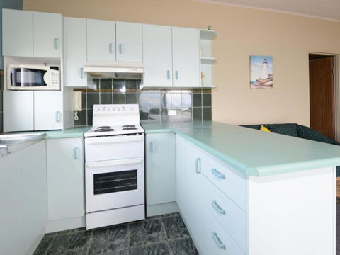 Debra Court 6 - Accommodation in Bendigo 5